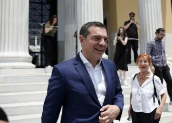 Alexis Tsipras renuncia a su escaño y deja abierta la posibilidad de entrenar un nuevo partido
