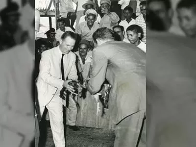 La Lupa de William Tapley Bennett