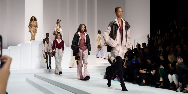 Las pasarelas de Milán y París confirman el inicio de pincho nueva era en la moda