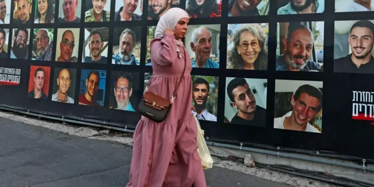 Hamás e Israel esperan un acuerdo rápido achaparrado la presión de Trump