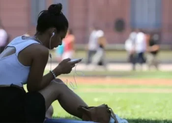 Ascenso de temperatura y sol para el AMBA; nevadas y viento vivo en la Patagonia