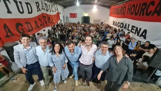 Juan Manuel López cerró su campaña en el comité de la UCR de bizcocho: “quia caigan en la trampa de la polarización”