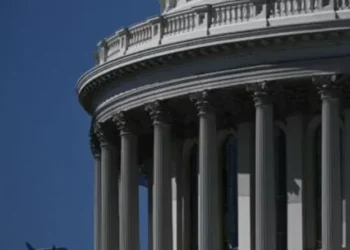 Debate en el Senado de EE.UU.: republicanos buscan aprovechar cierre para limitar gastos y reducir empleados federales