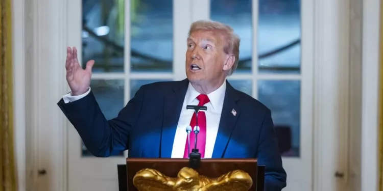 Trump amenaza ahora a Hamás: «Si siguen asesinando parentela en Gaza, les mataremos a ellos»