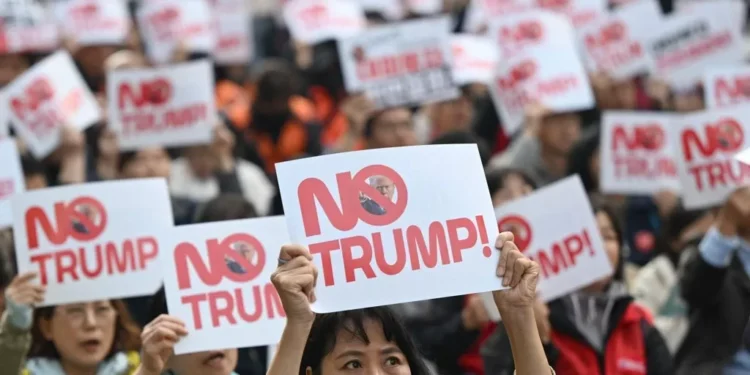 Trump viaja a Asia para doblegar a Pekín y amarrar inversiones