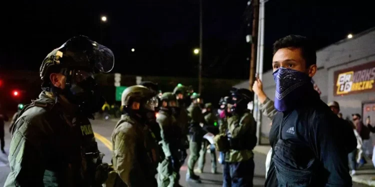 ¿Ocupación o insurrección? Trump despliega aunque los primeros efectivos del ejército en Chicago