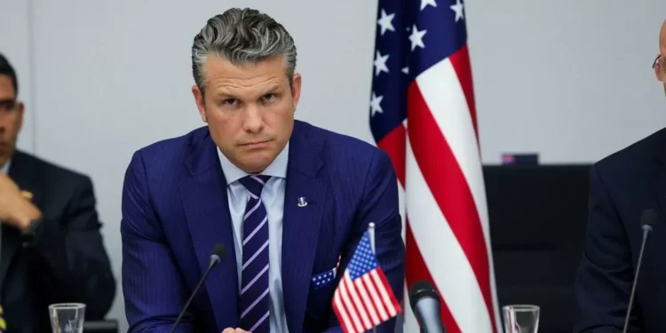 El avión del secretario de amparo de EE.UU. realiza un aterrizaje de emergencia en Reino Unido por una grieta en el parabrisas