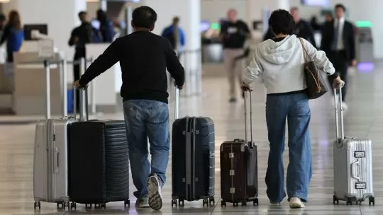 Más de 2 mil vuelos cancelados este domingo por la parálisis presupuestaria en EE.UU.