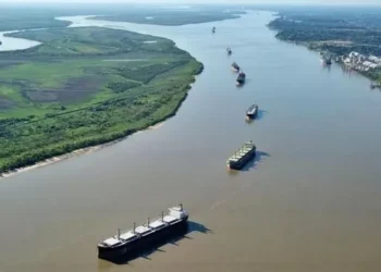 Hidrovía: vigoroso polémica entre el Gobierno y las empresas, en la recta final de la licitación