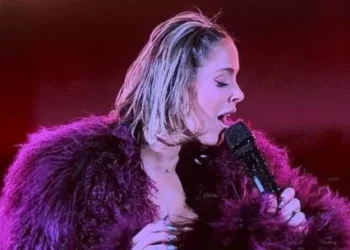 Tini Stoessel cerró la última función de Futttura en Buenos Aires con un refriega inolvidable de Violetta con Jorge Blanco y Mechi Lambre