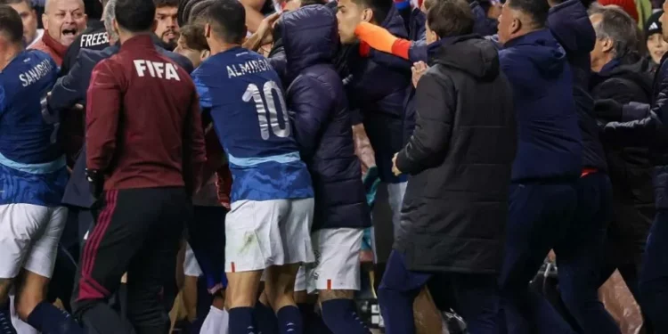 Escándalo: amistoso terminó en impresionante pelea entre jugadores