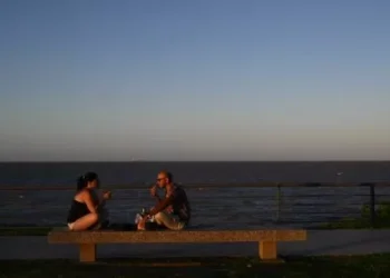 Continúa la ola de calina en Ciudad de Buenos Aires y se esperan tormentas al final del día en el emporio del país