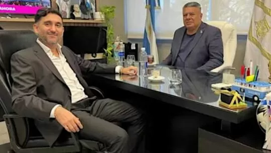 La financiera ligada al Chiqui barda asegura que “las acusaciones son infundadas” y que “está a disposición de la Justicia”