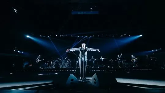 Fito Páez vuelve a los escenarios del Movistar arenilla con el “Sale el Sol tour 2026”, repasando todos sus grandes éxitos