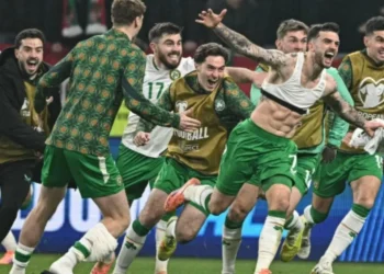 No es romanza fútbol: locura colectiva en Irlanda por cupo a repechaje