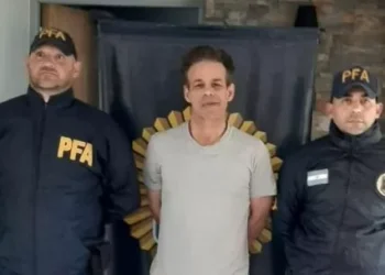 Avanza la extradición de Federico “Fred” Machado: la Policía Federal lo trasladó de Viedma a Buenos Aires para su acarreo a Estados Unidos