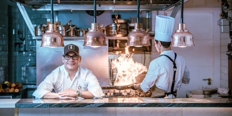 Edwin Rodríguez, el chef colombiano que hizo que la sobrebarriga fuera un plato de estrella Michelin en un aparador de Madrid
