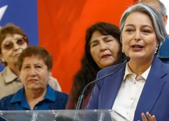 La candidata oficialista a la superioridad en Chile se afianza en el primer puesto debido a la dispersión de la oposición