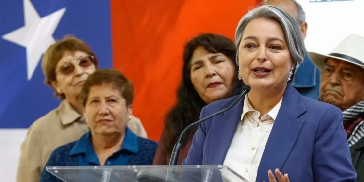 La candidata oficialista a la superioridad en Chile se afianza en el primer puesto debido a la dispersión de la oposición