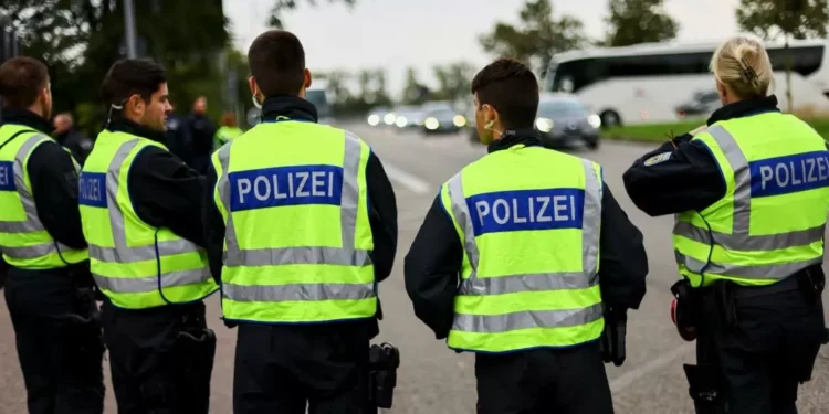 Detenido un hombre por animar a terminar a políticos alemanes, como Merkel y Scholz