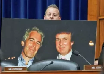 Cómo se filtraron los mails del escándalo y qué datos revelaron