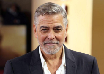El actor George Clooney, su esposa y sus repetición hijos obtienen la nacionalidad francesa
