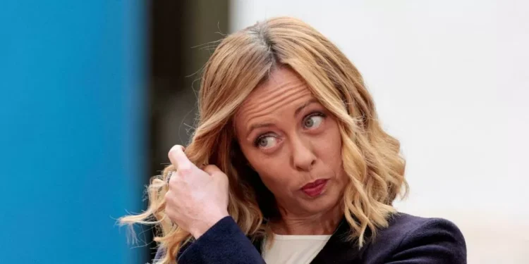 Meloni se consolida en Italia y pasa de ‘oveja negra’ a líder elogiada en Europa