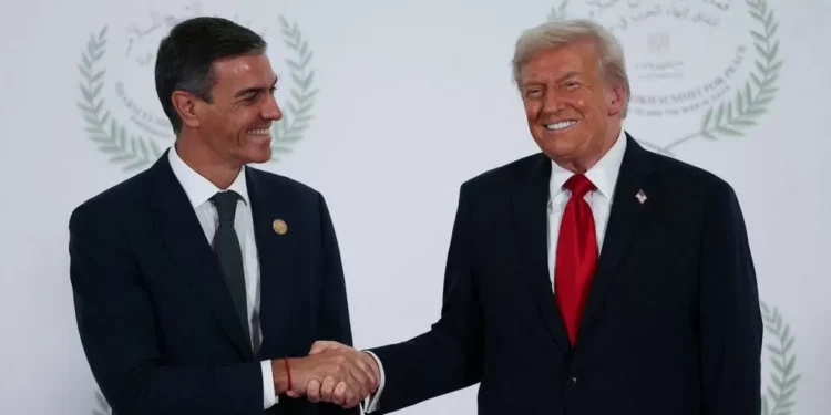 ¿En qué se parece la política afuera del trumpismo a la del sanchismo?