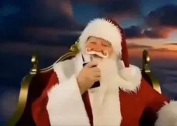 El curioso saludo de las Fuerzas Aéreas por natividad: Papá Noel con los F-16