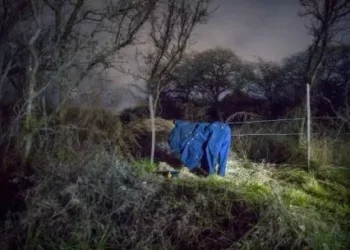El uniforme del represor que habitó su placard: la carrera de Ropa prestada