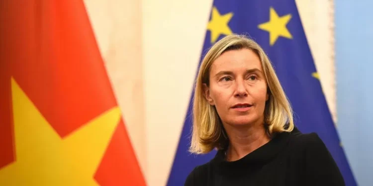 El fortuna Mogherini pone otra vez en la picota a los socialistas italianos en Bruselas