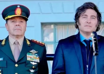 El Gobierno cambia a la mayoría de los jefes de las Fuerzas Armadas por insinuación de Carlos Presti