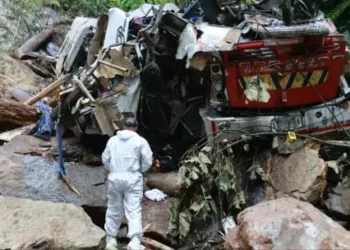 Un azar de colectivo en Colombia deja al menos 17 muertos y varios adolescentes heridos