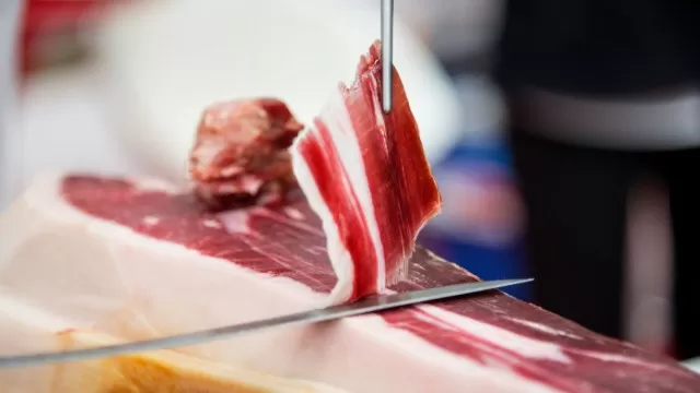 Por qué acaban de prohibir el ingreso a la Argentina de jamón despiadado español