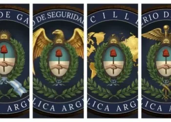 Con un gran incumplimiento en el Escudo Nacional, el Gobierno presentó sus nuevos sellos ministeriales