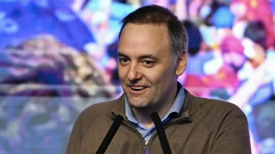 Manuel Adorni designa como vicejefa de ministerio a la especialista en comunicación Aimé “Meme” Vázquez