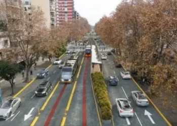 La llegada del Trambus apoyará con onda verde a ocho barrios porteños a partir del 2026
