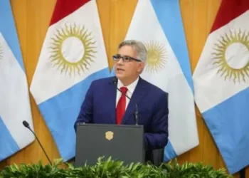 La “tablita” de Llaryora: cómo quedan los aportes de los empleados provinciales según el emolumentos