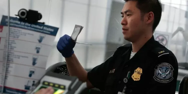 EE.UU. angustiará a los turistas de España y otros países aliados que entreguen su información de redes sociales