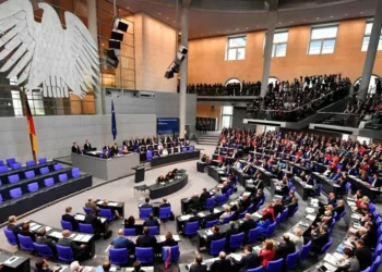 procesado un diputado de AfD por realizar el saludo nazi en el Parlamento alemán
