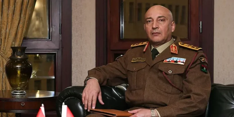 Muere el defensor del Ejército de Libia tras estrellarse el avión en el que viajaba