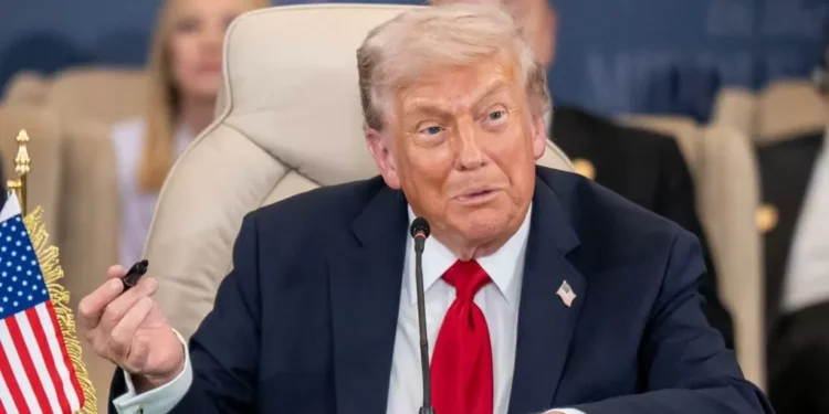 Trump azuza su enfrentamiento contra una Europa «en decadencia»: «Son débiles, quia saben qué hacer»