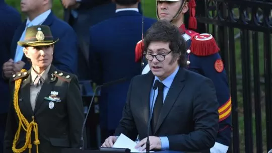 Mientras Milei mira a Londres, Cancillería condena la explotación “unilateral” de una valle de Malvinas