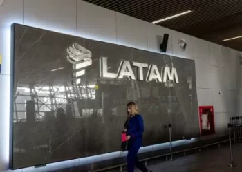 Latam levanta un vuelo entre Argentina y Perú por una nota tasa en el aeropuerto de Lima