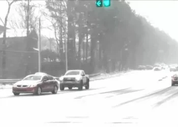 Tormenta ártica golpea EE.UU. con temperaturas extremas y nevadas intensas: más de 160 millones de personas en temor