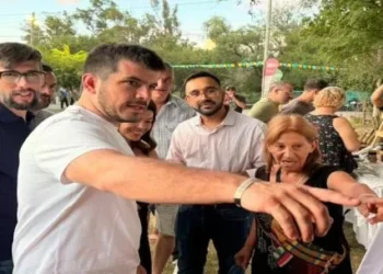 Homenaje a Illia, en decisivo de interna: Chiarella pasó por Córdoba, pero sin un gesto de De Loredo