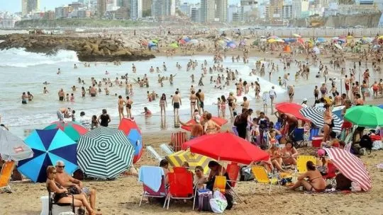 Vacaciones de verano: más de la centro de los argentinos se queda en casa