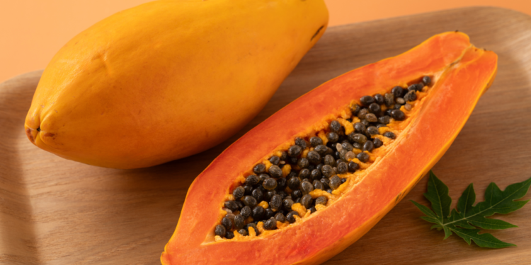 Papaya: propiedades, beneficios y usos de la fruta que mejora la digestión y la badana