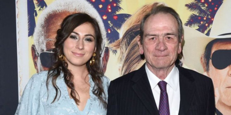 Se conocen nuevos detalles sobre la muerte de la hija del intérprete Tommy Lee Jones en hotel de EE. UU.; llamada al 911 da indicio clave: ‘Cambio de color’