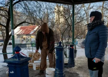 Miles de personas se quedan sin agua ni calefacción en Kiev después de otro cañoneo ruso